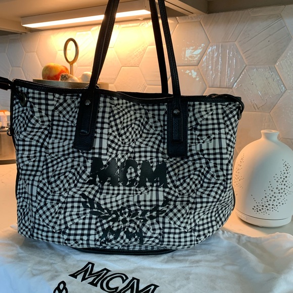 MCM Liz Shopper - Picture 2 of 13